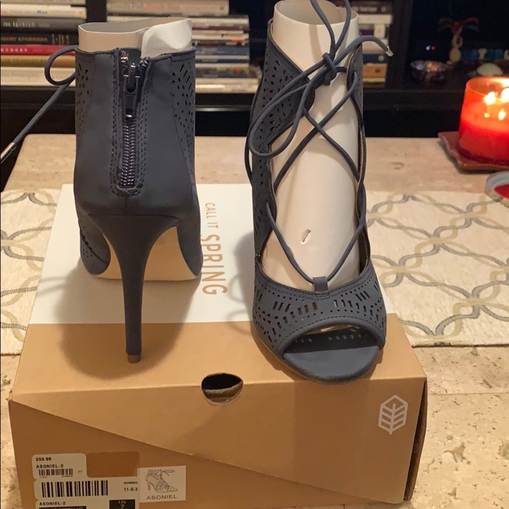 Call It Spring heels - Picture 3 of 3